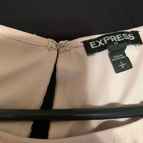 Express high neck spaghetti strap blouse. Elastic in bottom. Size S. - Picture 4 of 6